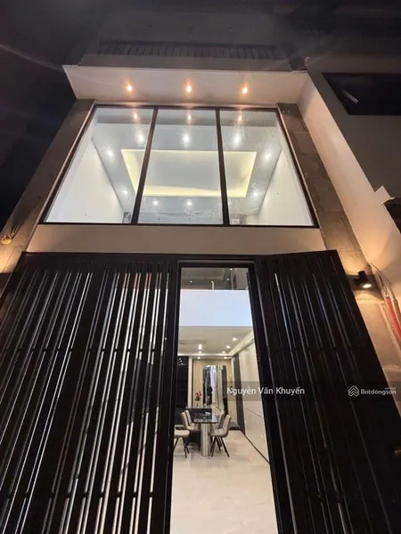 Hiếm ngọc thụy sát vách khai sơn 40m2x5t thang máy nhập khẩu 1 nhà ra phố nhỉnh 10 tỷ.