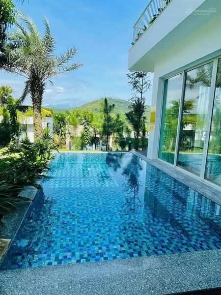 8 tỷ sh ngay biệt thự 180/230m flamingo đại lải resort, thế đất cao, nội thất đẹp, có bể bơi