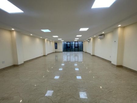 Chính chủ cho thuê văn phòng tại Duy Tân tại Quận Cầu Giấy, DT 150m2 giá chỉ 28tr, LH 0972524758