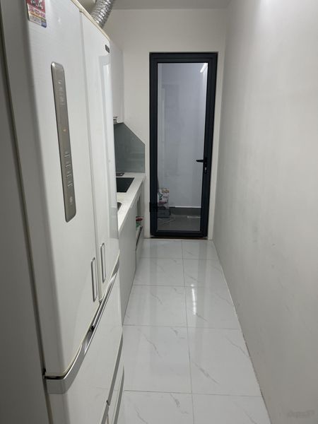 Cho thuê căn hộ goc 3 ngủ vừa nhận bàn giao