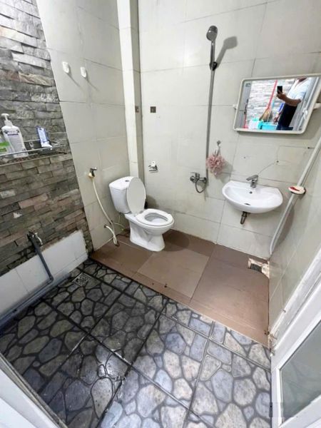 Cho thuê phòng mặt tiền kdc đại phúc, có lối đi riêng. nội thất cơ bản. giá: 4,5tr/tháng