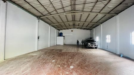 Xưởng 8x25m Lê Đình Cẩn giáp Tên Lửa đang sơn sửa mới