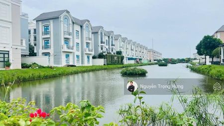 Tổng hợp tầng cho thuê làm văn phòng, lớp học, spa, nail, kho hàng online, phòng khám, Vin Quận 9