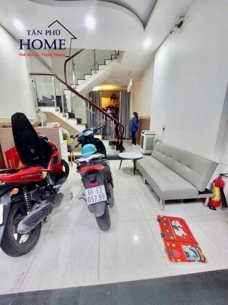 Chính chủ cho thuê hẻm 5m Vườn Lài & Phú Thọ Hòa, 4.2 x 12m, 3 tấm "3PN + 3WC + sân thượng