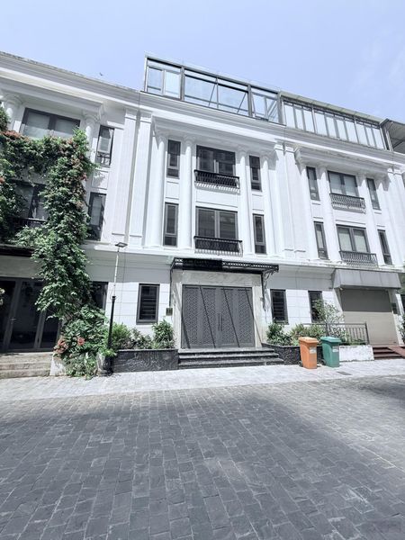 Cho thuê nhà Ngoại Giao Đoàn, 120m2, 5 tầng, thang máy, nhà mới, 45Tr