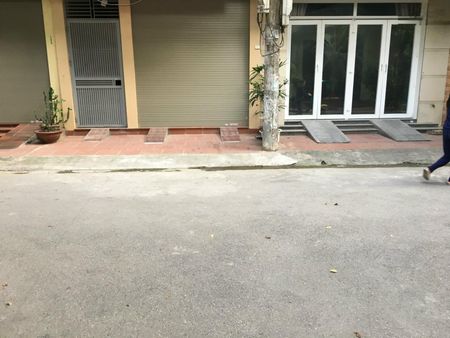 Cho thuê 5 căn quanh Cầu Diễn, thang máy, ô tô đỗ cửa làm văn phòng và ở