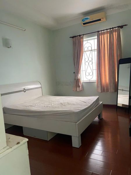 Cần cho thuê nhà phố KDC Him lam 6A, 5 x20 3 lầu, Giá 30tr Ms Viêm 0938971212