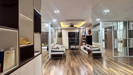 Siêu hot ! Cho thuê căn 70m2 2 ngủ 2wc đầy đủ nội thất có SLOT ôtô tại Homecity. 0382560835