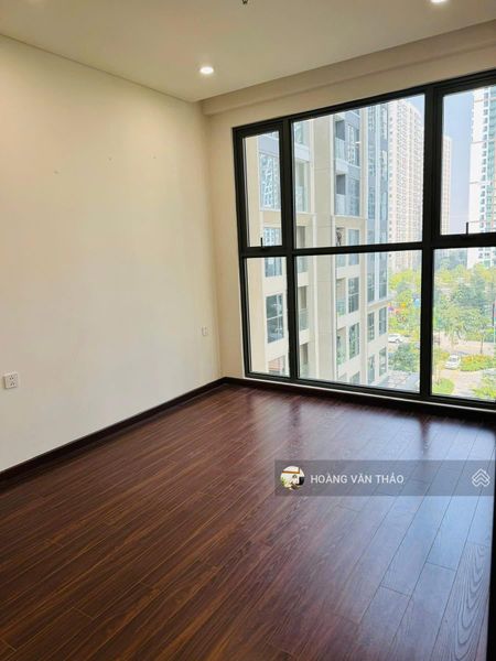 Cho thuê căn hộ 2PN 2WC đồ cơ bản tại Masteri Waterfront, chỉ với 9.5tr/tháng bao phí dịch vụ