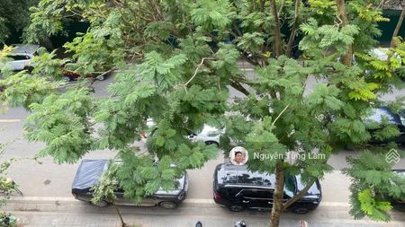 Cho thuê nhà 5 tầng thang máy mặt phố việt hưng làm ngân hàng, vp công ty