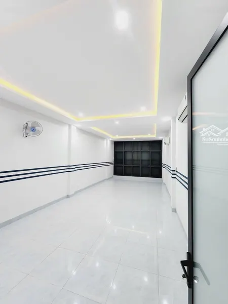 Cho Thuê Nhà Mặt Tiền Lê đình Lý. 4 Tầng. Trung Tâm Thành Phố