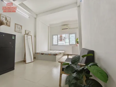 Studio Gần Cầu Bông Cửa Sổ Trời To Thoáng Sẵn Nội Thất Cơ Bản Hỗ Trợ Giữ Phòng Qua Tết!