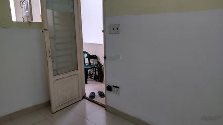 Phòng trọ CMT8 có WC, bếp, cửa sổ, giá 2tr2