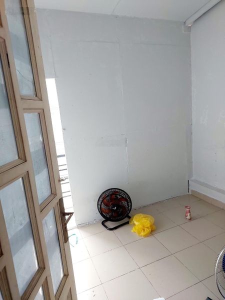Cho thuê phòng Q10 rộng rãi thoải mái, máy lạnh, ban công. 2tr6