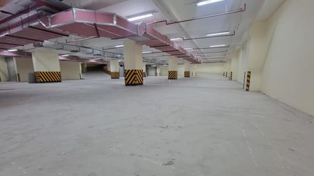 Cho thuê tầng hầm 850m2 tại mặt đường Võ Chí Công, Tây Hồ. Giá 160tr/tháng.