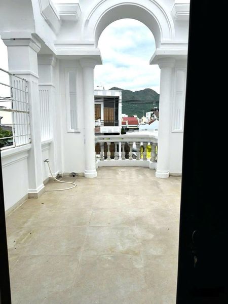 Cho thuê nhà mặt tiền bắc sơn - vĩnh hải, nam nha trang dt: 108,9m2 ngang 5m đường 16m