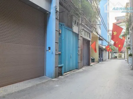 Cho thuê nhà NGUYỄN KHANG, Vũ Phạm Hàm. 28 triệu/ tháng. Phù hợp làm VP, Cty, Lớp học.