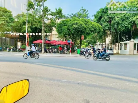 Cho thuê 2 lô góc 3 mặt tiền 900m2 vị trí VIP khu D2D Thống Nhất. 36x50 . Giá thuê 150tr/t