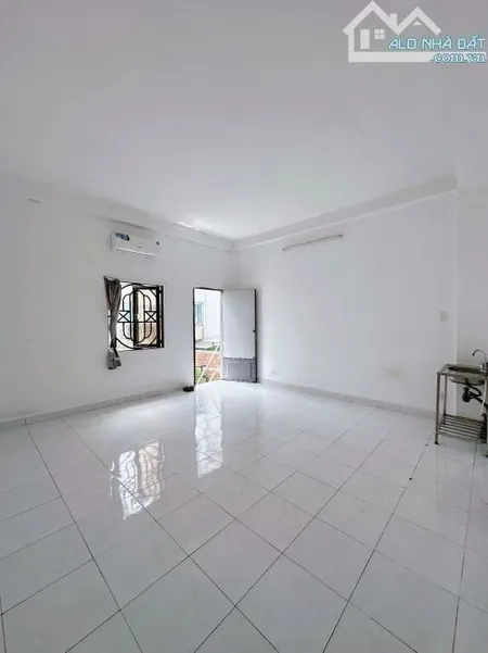 Cho thuê phòng 30m² Chế Lan Viên Tân Phú.