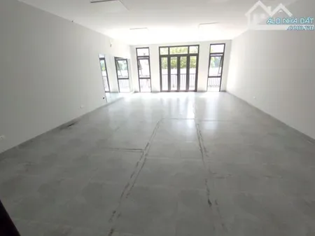 Cho thuê gấp sàn văn phòng 50m2 ngay sát Linh Đàm giá chỉ 8tr/tháng