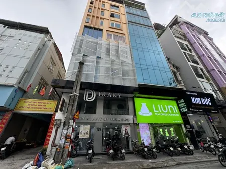 Cho thuê nhà MP Hào Nam, Diện tích 150m2 x 5T, Mặt tiền 7,5M, + Hầm, Thông sàn, Thang máy