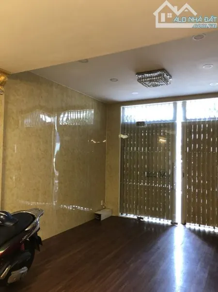 Nhà Măt tiền Tạ Quang Bửu 1 Trệt Lửng 3 Lầu 4x15m 5 Phòng Giá 27 Triệu