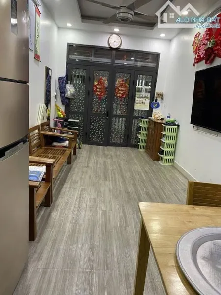 CHO THUÊ NHÀ PHỐ TƯ ĐÌNH LONG BIÊN 9 TRIỆU 35 m 5 TẦNG Ô TÔ ĐẦY ĐỦ NỘI THẤT GẦN AEON
