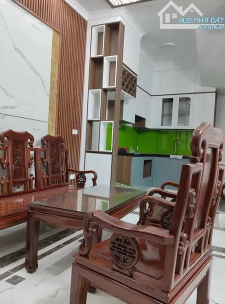 CHO THUÊ NHÀ PHỐ ĐỨC GIANG LONG BIÊN 7 TRIỆU 40m 3 TẦNG GẦN ĐƯỜNG NGÔ GIA TỰ VÀ BIGC