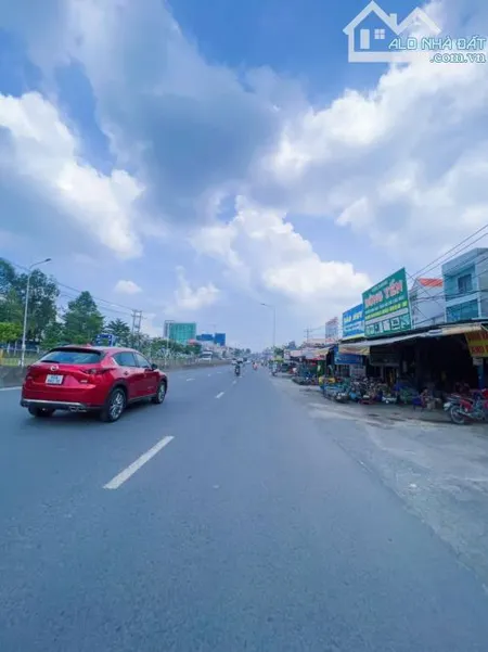 Cho thuê MB kinh doanh Kho Logisticssiêu VIP 4300m2 MT Ql1A Gần 2 KCN lớn AMATA và Hố Nai