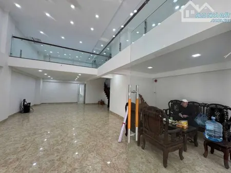 Liền kề 6,5 tầng , Thang máy. Nhà đẹp.