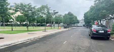 CHO THUÊ MB KINH DOANH HƠN 300M² MẶT TIỀN METRO VIEW HOA VIÊN P. TÂN AN TP BMT ĐĂK LĂK