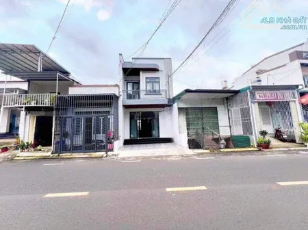 CHO THUÊ NHÀ LẦU MT HÙNG VƯƠNG P. TÂN LẬP BMT ĐĂK LĂK