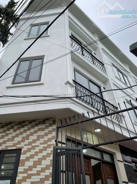 Cho Thuê Nhà Cự khối Long Biên 7 triệu 45 m, 3 tầng 2 PN full NT, gần Ô TÔ, nhà đẹp