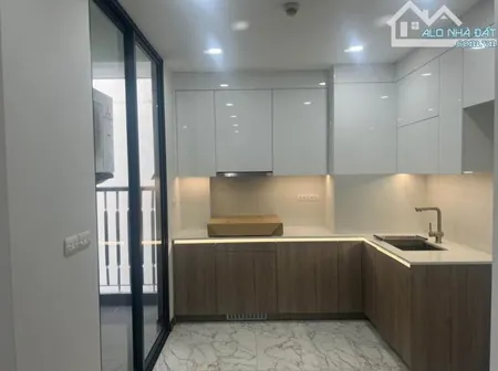 Cho thuê CC 173 Xuân Thủy, 110m, 3n2vs, full Chỉ 15 triệu