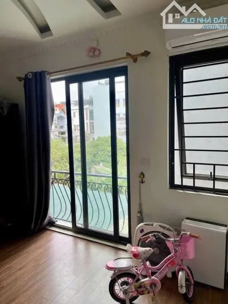 Cho thuê nhà phố Thạch bàn Long Biên 32m, 4 tầng,7 triệu 2 phòng ngủ, full nội thất
