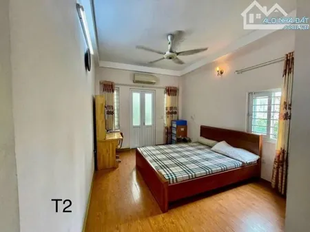 Cho thuê nhà phố Ngọc Thụy Long Biên, 33m, 5 tầng , giá 10 triệu , 3PN, full NT, Ô TÔ, kin