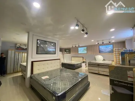 Cho thuê nhà mặt phố Trần Khát Chân, DT 85m2x5 tầng, MT 9m, Giá 100tr