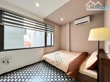 Cho Thuê CCMN 127 Hào Nam Đống Đa 25m2 Studio Cửa Sổ Thang Máy Gần Chợ Phòng Thoáng Sáng