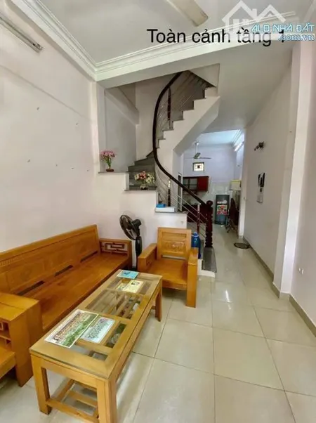Cho thuê nhà Tư Đình, Long Biên. 45m, 4 tầng, 9 triệu, ô tô đỗ gần