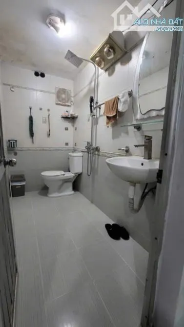 Cho thuê nhà phố Trạm Long Biên , 60m, 3 ngủ, ngõ đẹp