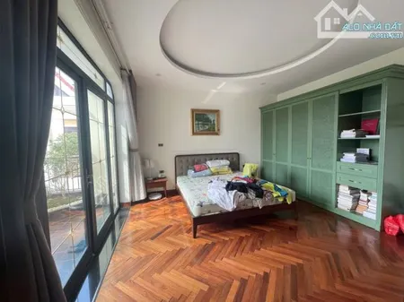 Cho thuê LK KĐT Thành Phố Giao Lưu - Phạm Văn Đồng 120m2 5 tầng 1 tum 1 hầm. Thông sàn.