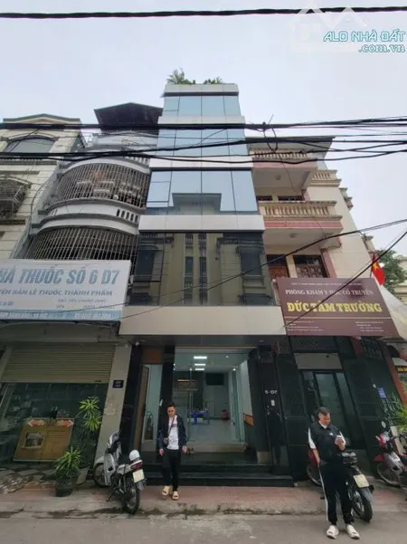 Cho thuê nhà Khuất Duy Tiến 70m2 x 6 tầng thông sàn thang máy điều hòa âm trần