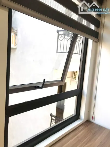 Cho Thuê CCMN 1160 Đường Láng Đống Đa 25m2 Studio Cửa Sổ Ban Công Full Nội Thất Thang Máy