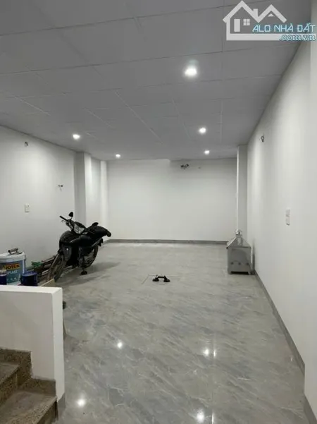 Cho thuê nhà phố Đỗ Đức Dục 66 m2 xây 4 tầng ngõ ô tô kinh doanh