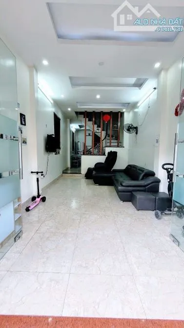 Cho thuê nhà nguyên căn ngõ 553 Giải Phóng Hai Bà Trưng Hà Nội 45m2