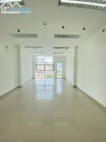 Tòa nhà VP Quận 4 - MT Hoàng Diệu - 45m2 - 90m2 - Bao PQL - Ngăn sẵn phòng giám đốc