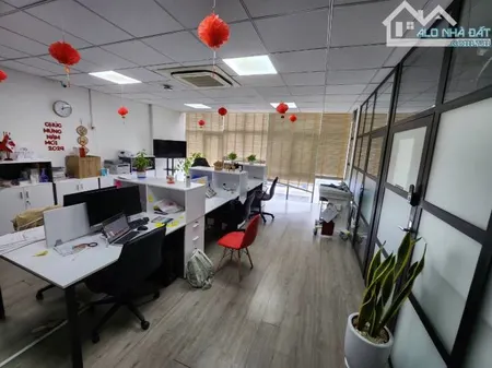 VP Bình Thạnh (đường D2 - Nguyễn Gia Trí) - 60m2 giá rẻ, ngăn sẵn 2 phòng