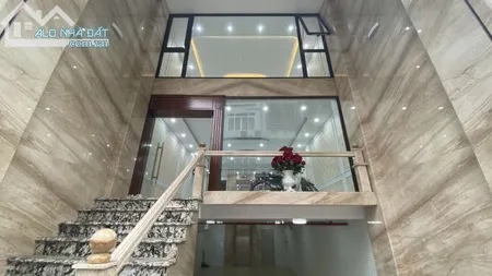 Vỉa hè! Phân Lô! 3 ô tô tránh! Mặt ngõ Nguyên Hồng 100m2, 8 tầng, mt5m.