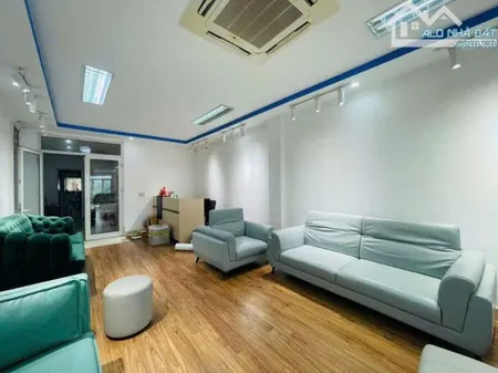 Cho thuê văn phòng: 30m 5tr; 50m 8tr; 80m 10tr; 150m 20tr. Phố Trần Khát Chân