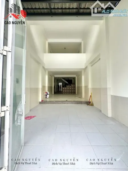 Nhà (4m x 20m) 5 tầng, điện 3 pha, tời hàng, Đường Chiến Lược.